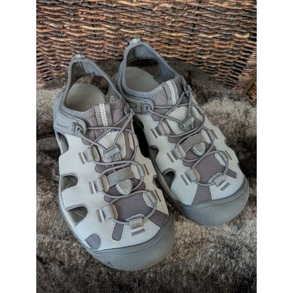 KEEN Men's SOLR High-Performance Closed Toe Water Sandals Gray Size 8 Beach Vaca